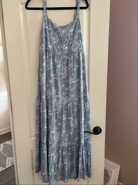 Hermoza x Loverly Grey Light Blue and White Floral Maxi Dress